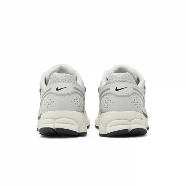 Air Zoom Vomero 5 'Photon Dust Metallic Silver'