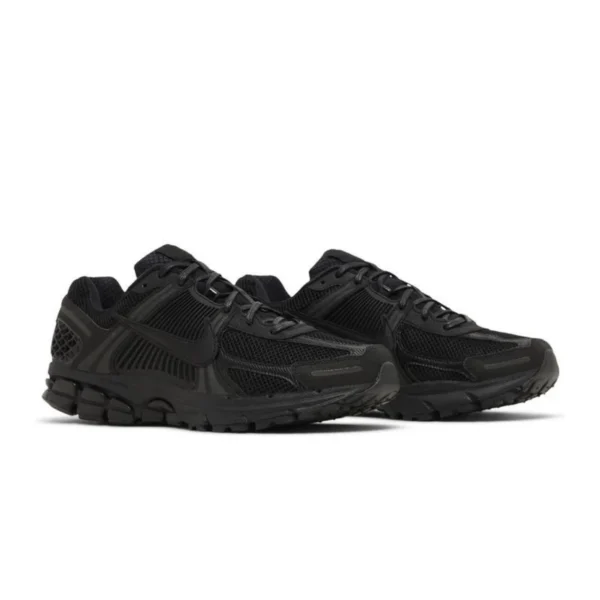 Air Zoom Vomero 5 'Triple Black'