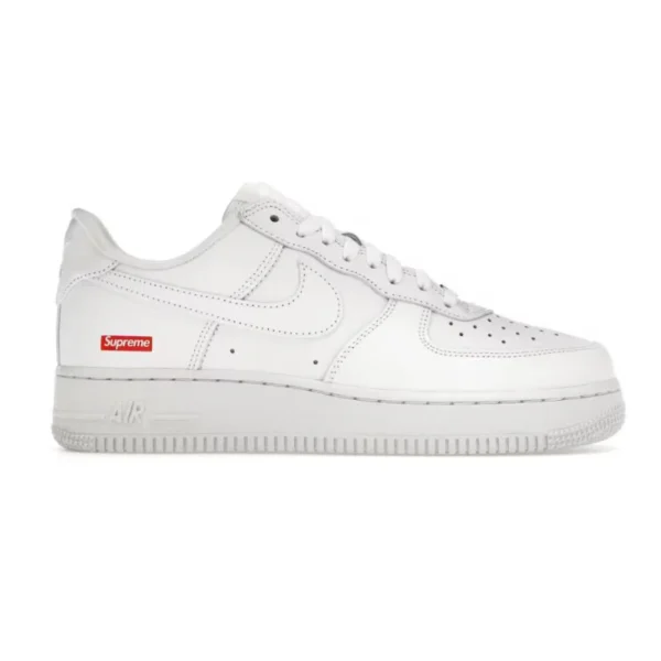 Nike Air Force 1 Low Supreme White