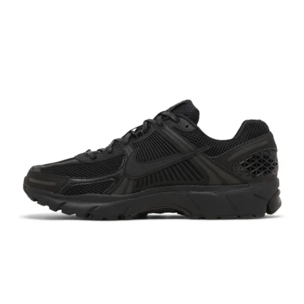 Air Zoom Vomero 5 'Triple Black'